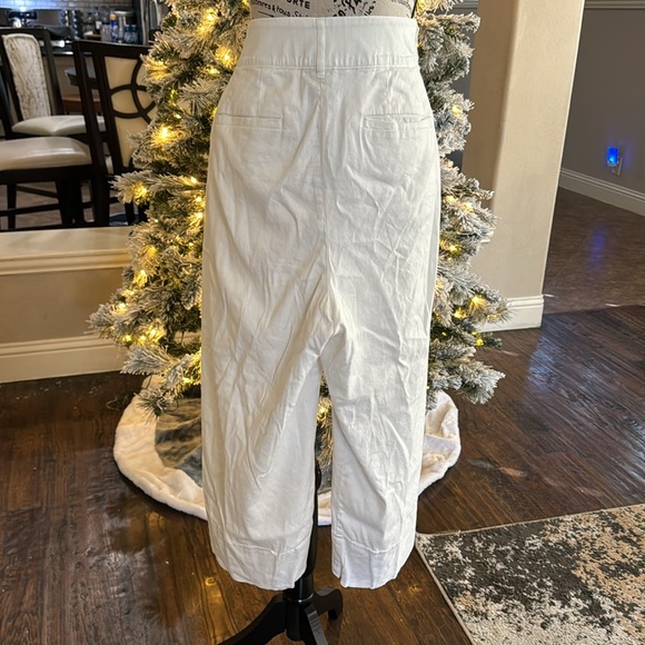 White linen cropped slacks - Picture 2 of 4